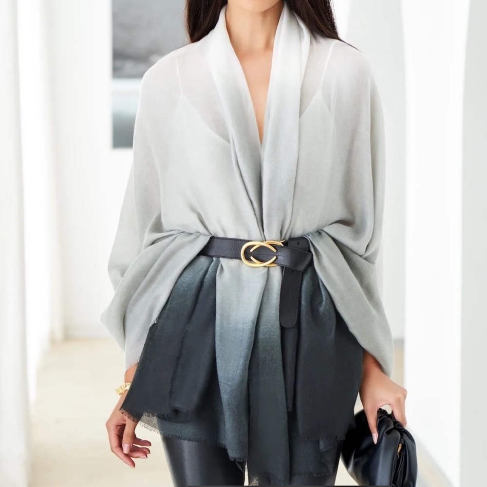 🎄🎁 Wrap/Shawl/Scarf NWT Grey Horizon/Cushnie